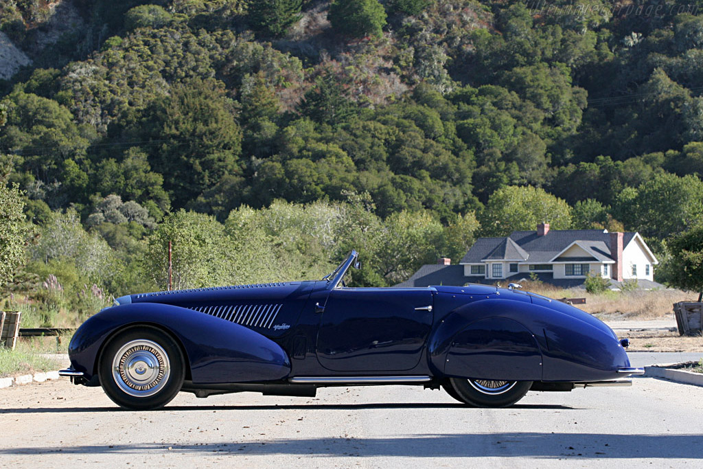 Alfa Romeo 8C 2900B Stabilimenti Farina Cabriolet