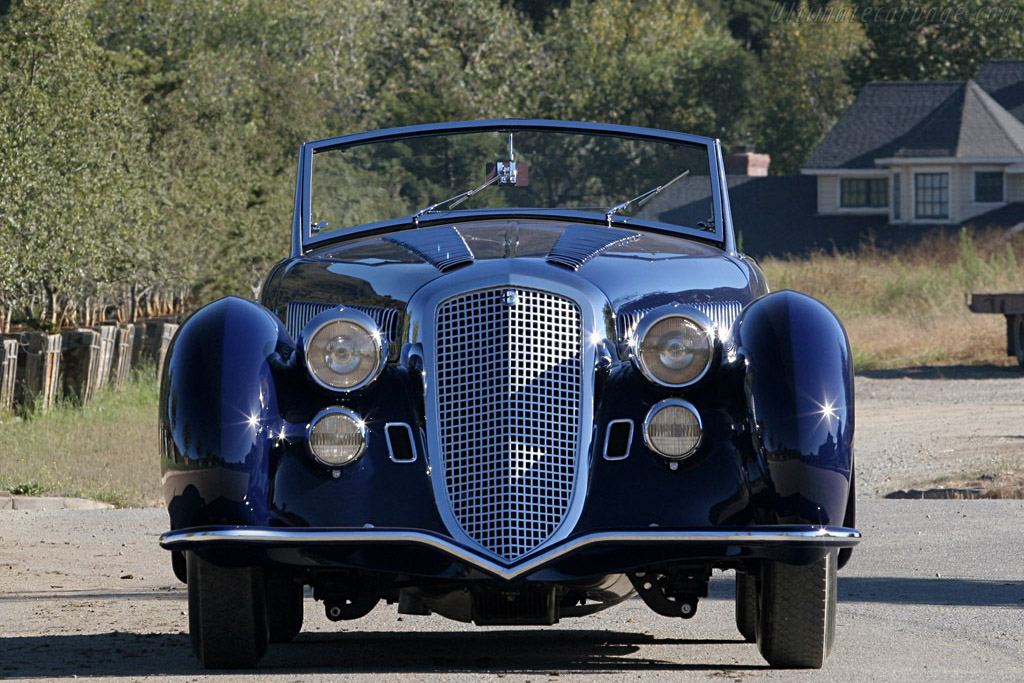 Alfa Romeo 8C 2900B Stabilimenti Farina Cabriolet