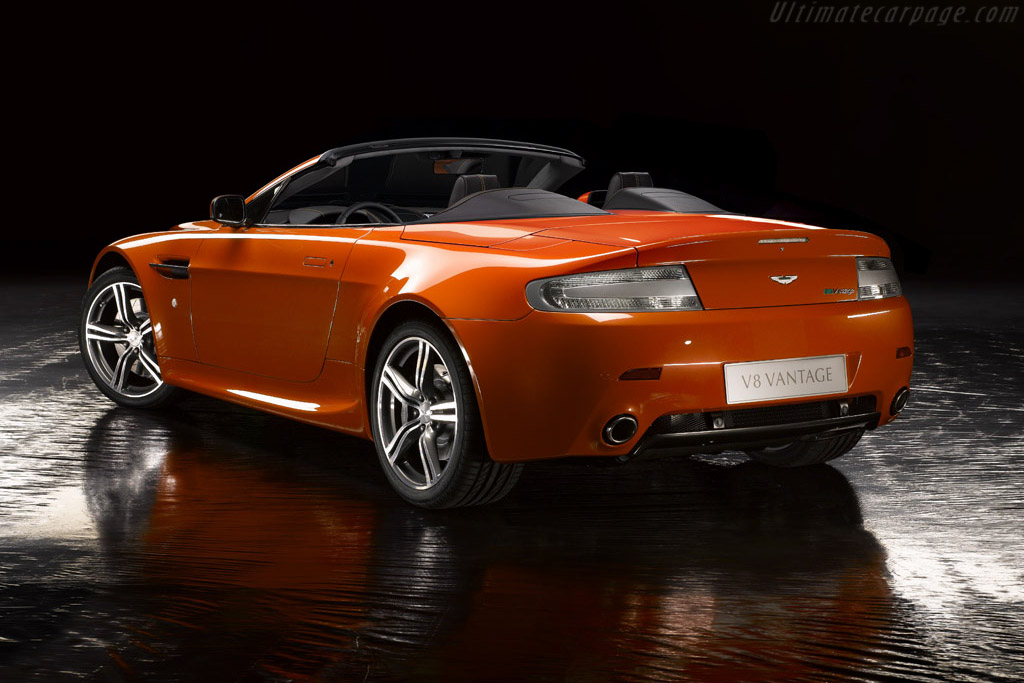 Aston Martin V8 Vantage N400 Roadster