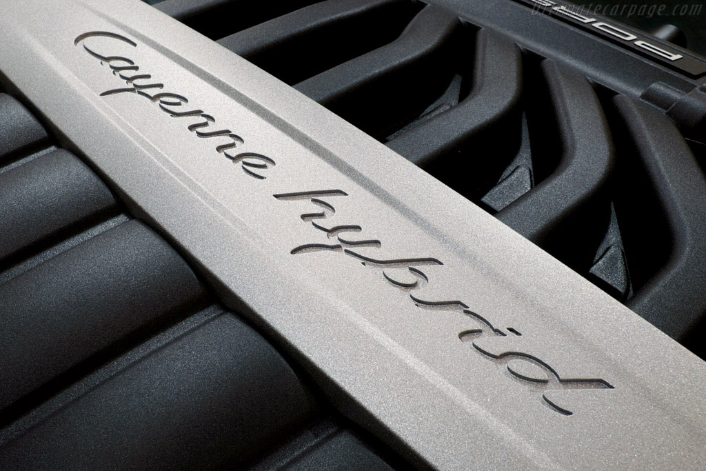 Porsche Cayenne Hybrid Concept