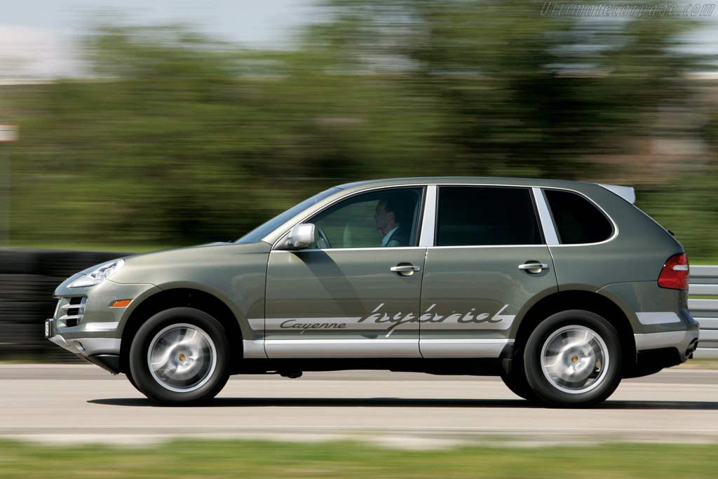 Porsche Cayenne Hybrid Concept