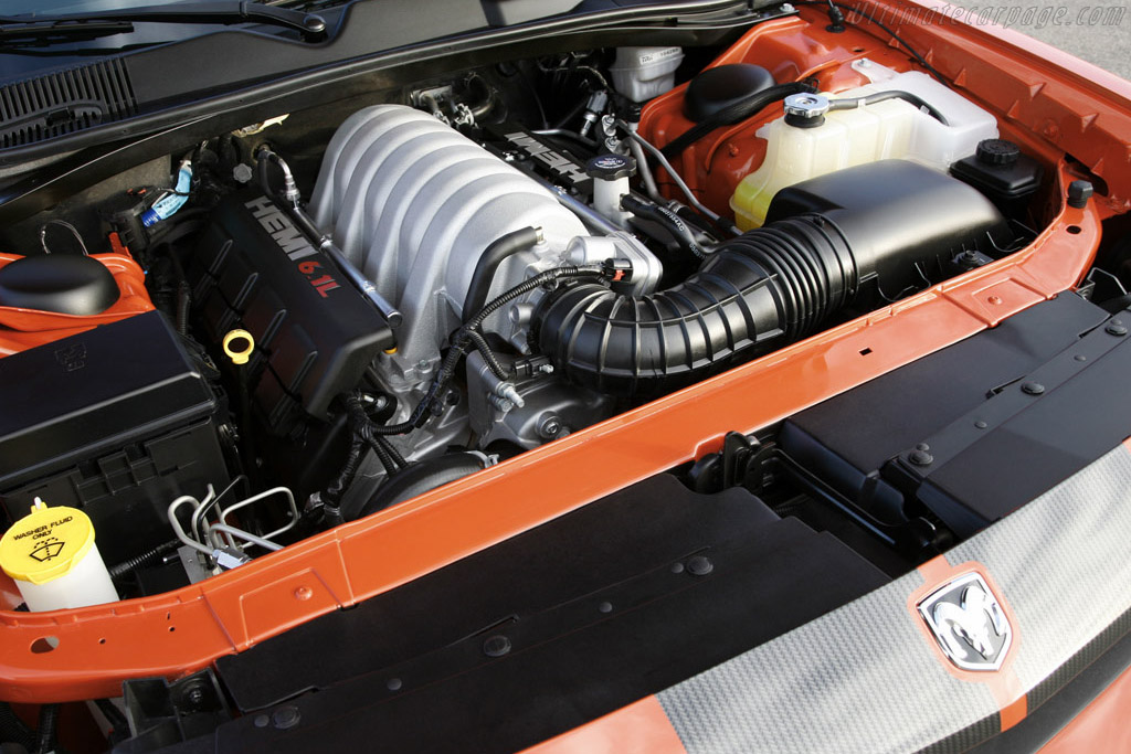 Dodge Challenger SRT8