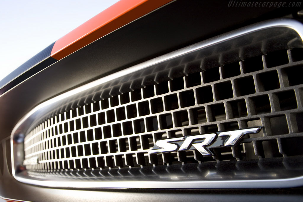 Dodge Challenger SRT8