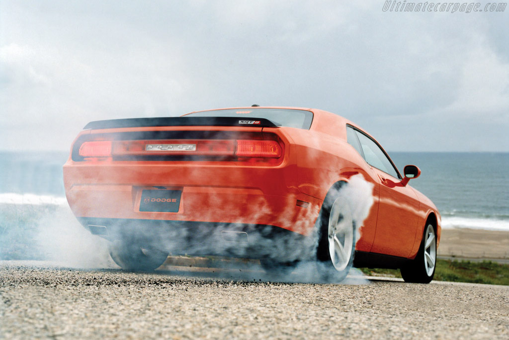 Dodge Challenger SRT8