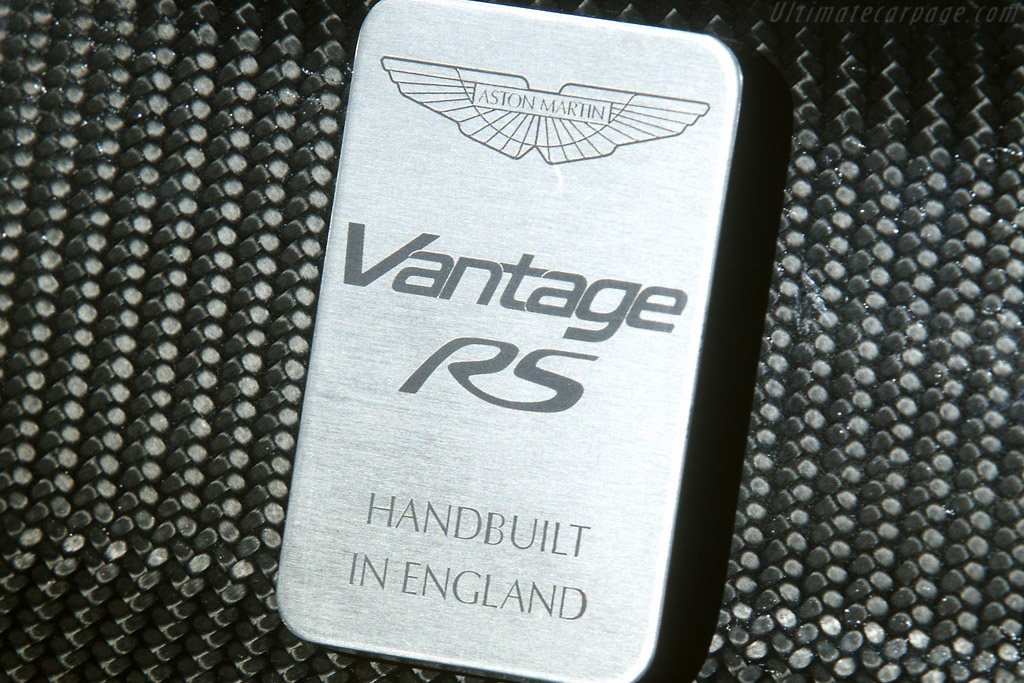 Aston Martin V12 Vantage RS