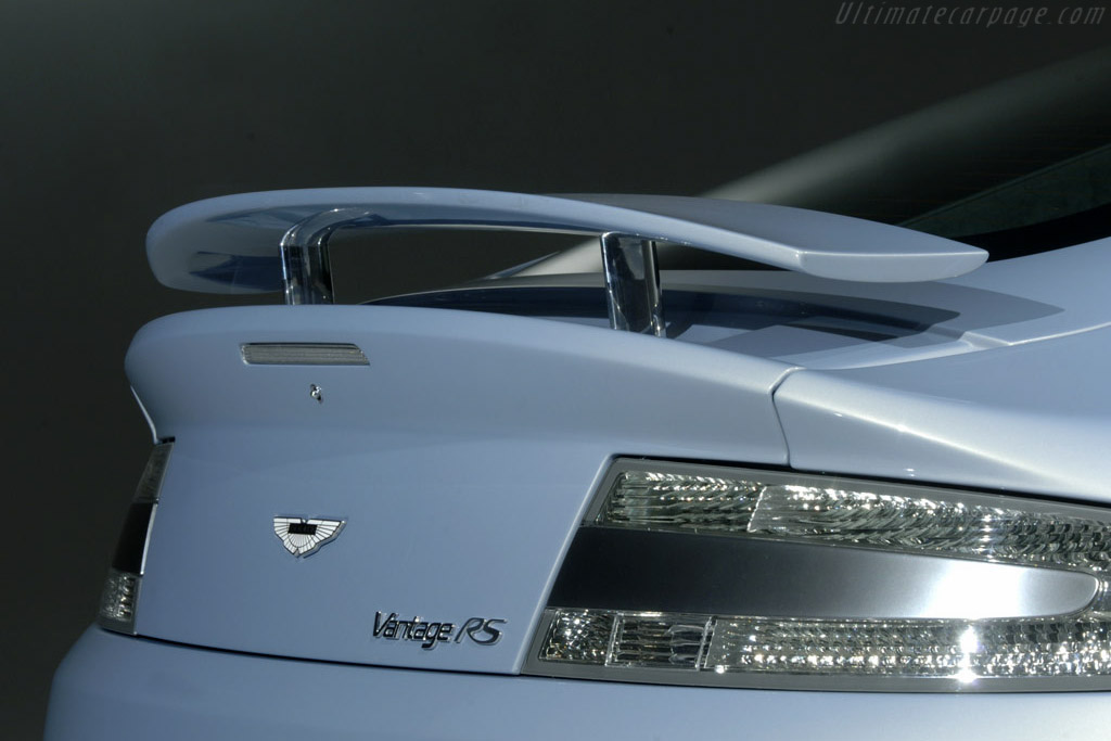 Aston Martin V12 Vantage RS