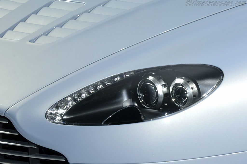 Aston Martin V12 Vantage RS