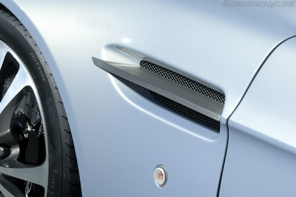 Aston Martin V12 Vantage RS