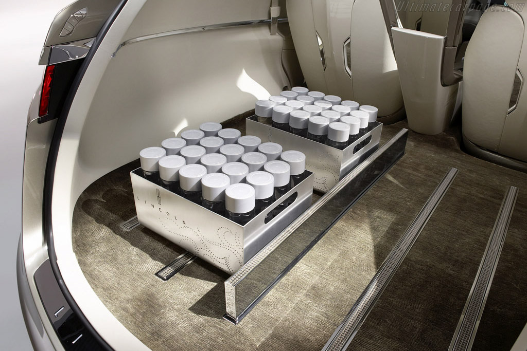 Lincoln MKT Concept