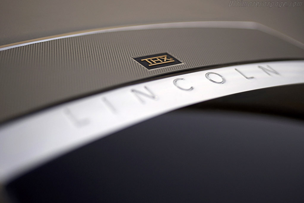 Lincoln MKT Concept