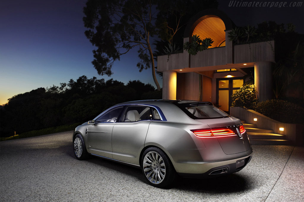 Lincoln MKT Concept