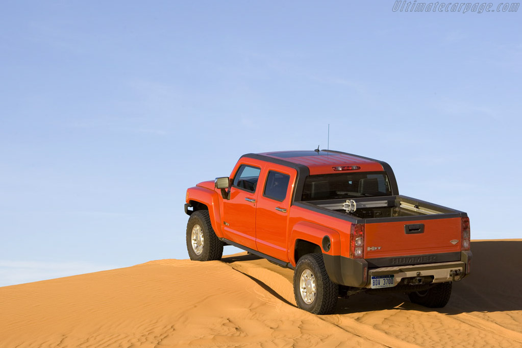 Hummer H3T Alpha