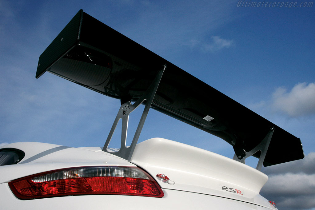 Porsche 911 GT3 RSR Evo