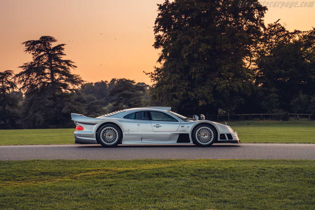 Mercedes-Benz CLK-GTR Coupe