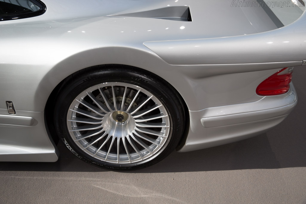 Mercedes-Benz CLK-GTR Coupe - Chassis: WDB2973971Y000023  - 2016 Retromobile