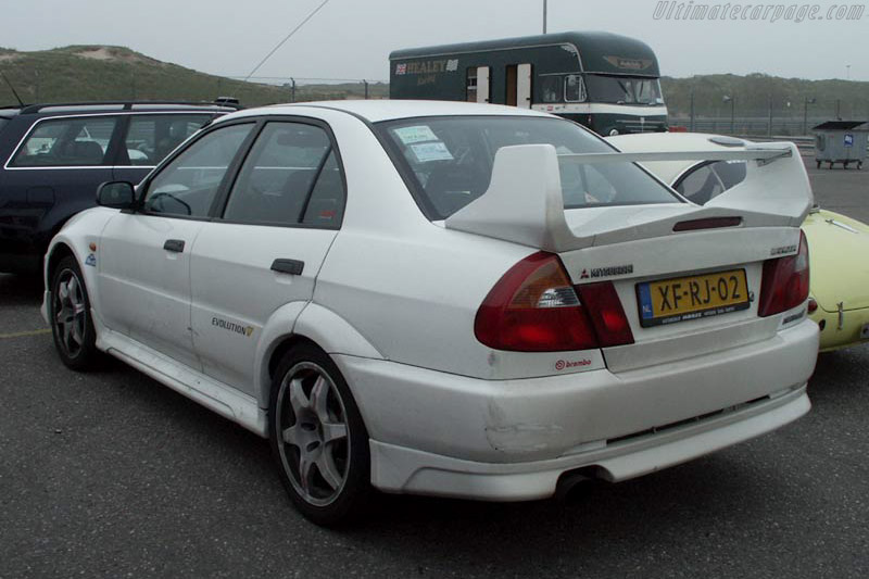 Mitsubishi Lancer EVO V