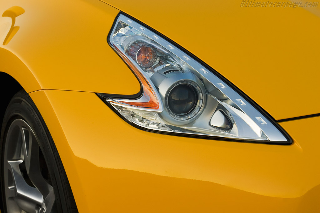 Nissan 370Z Coupe
