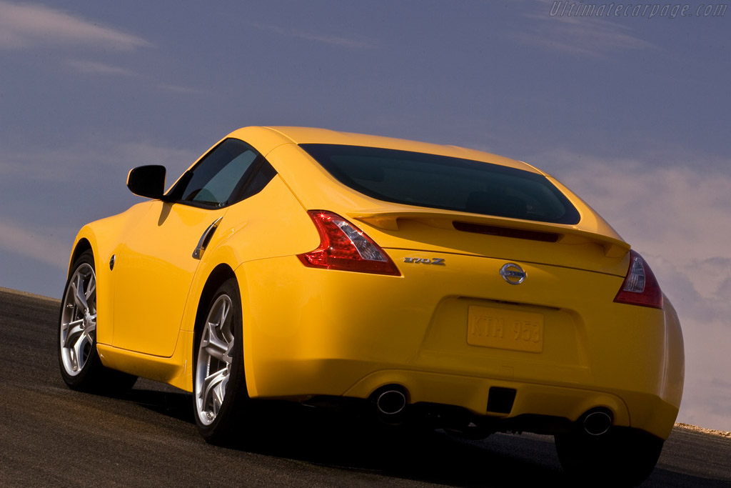 Nissan 370Z Coupe
