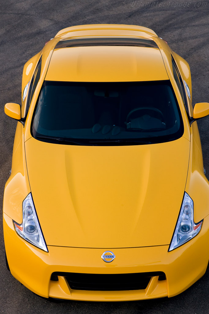 Nissan 370Z Coupe