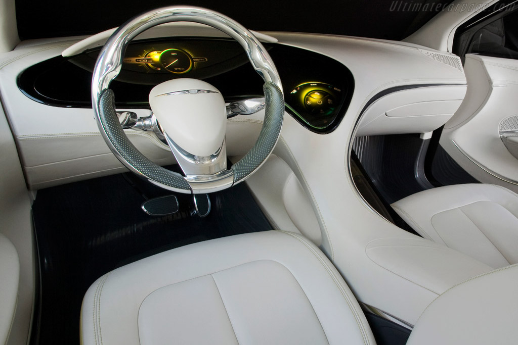 Chrysler 200C EV Concept