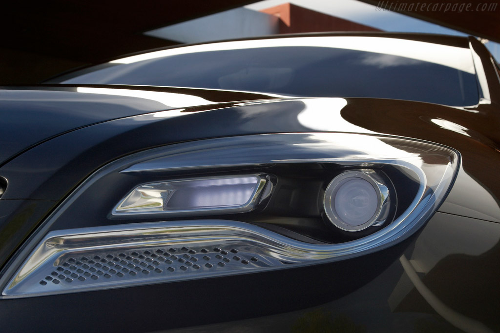 Chrysler 200C EV Concept