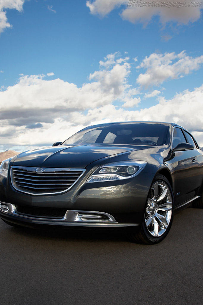 Chrysler 200C EV Concept