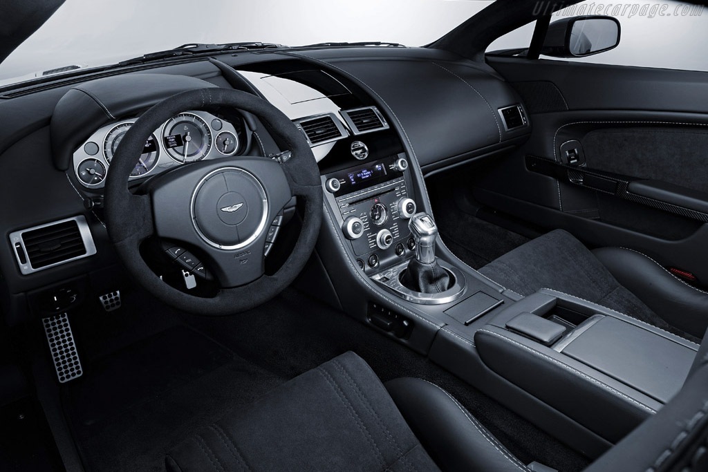 Aston Martin V12 Vantage