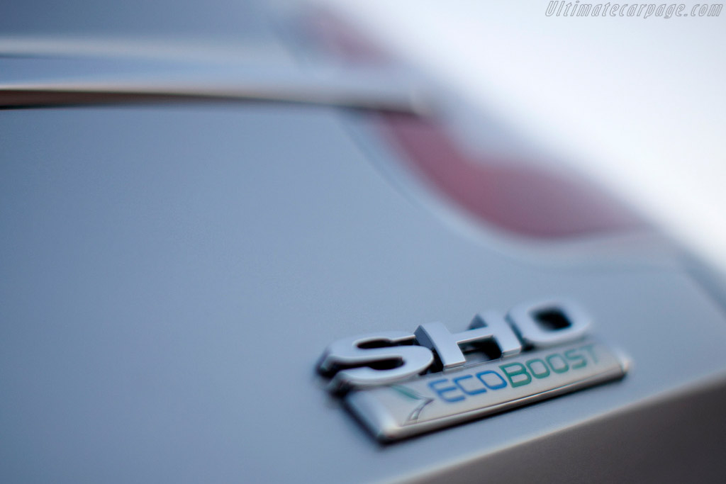 Ford Taurus SHO