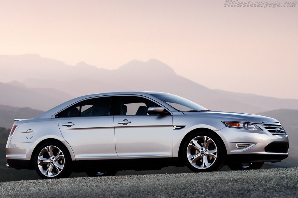 Ford Taurus SHO