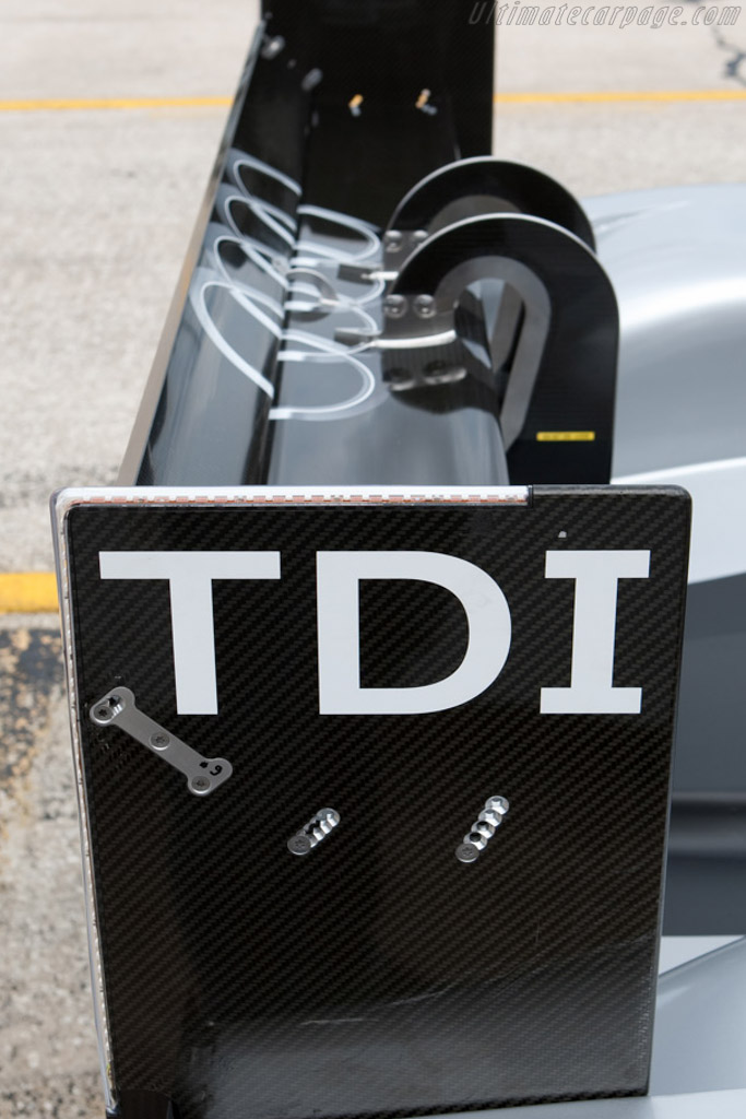 Audi R15 TDI - Chassis: 101  - 2009 Sebring 12 Hours