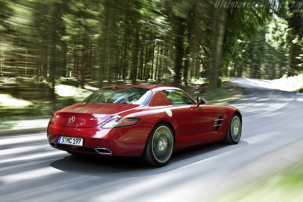 Mercedes-Benz SLS AMG