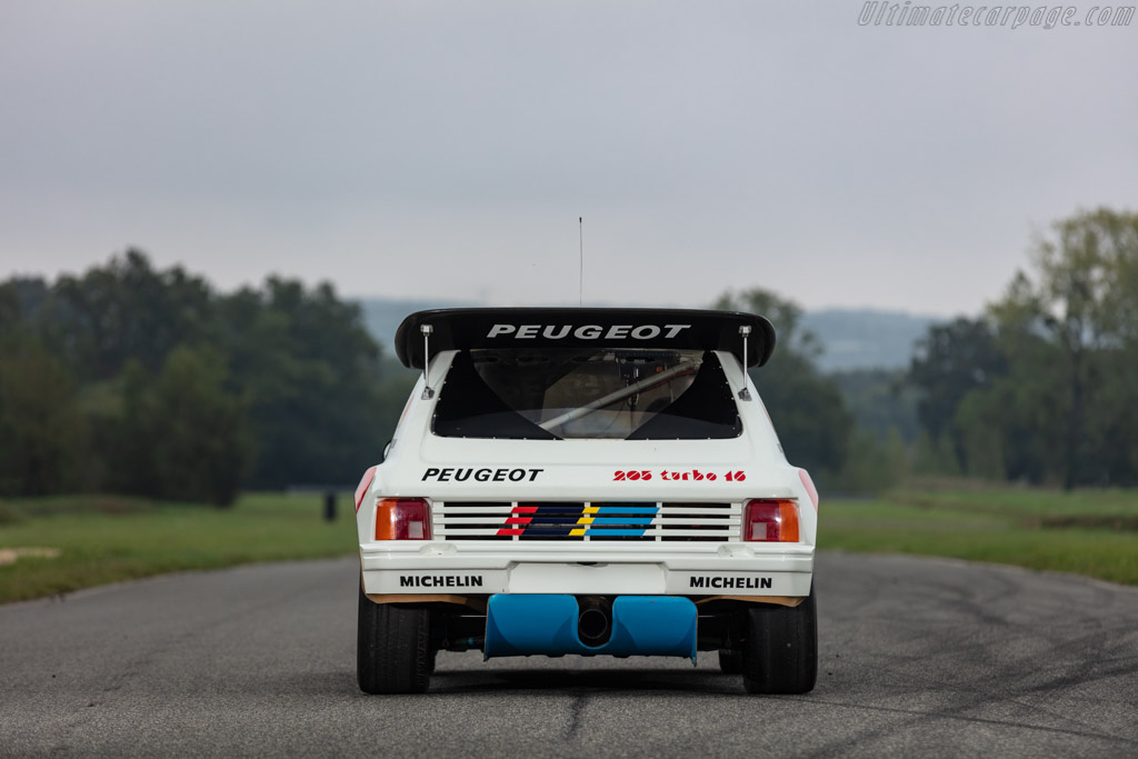 Peugeot 205 T16 Group B