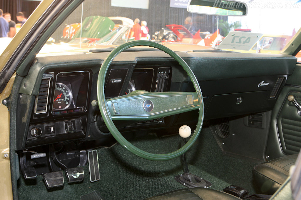 Chevrolet Camaro COPO 9561