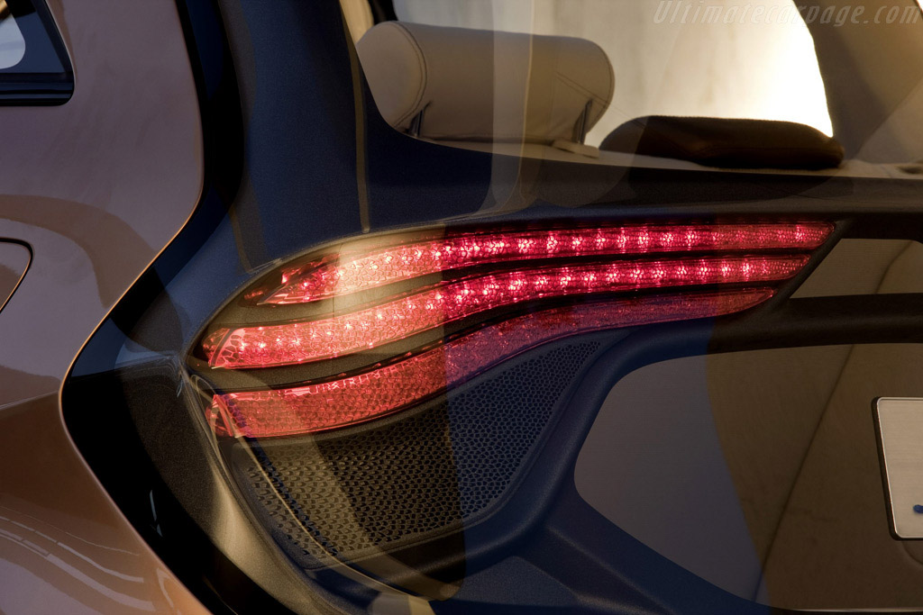 Mercedes-Benz Concept BlueZERO E-Cell Plus