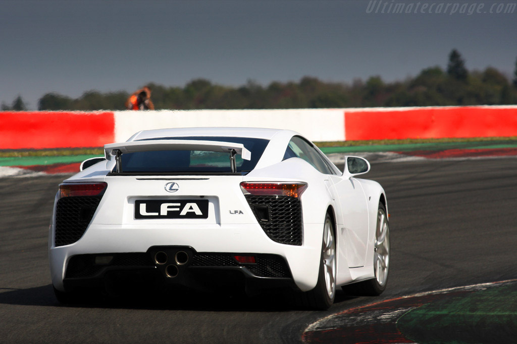 Lexus LFA