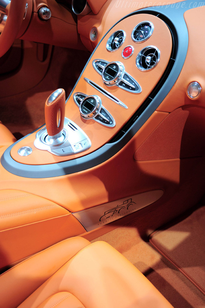 Bugatti Veyron 16.4 Grand Sport Soleil de Nuit