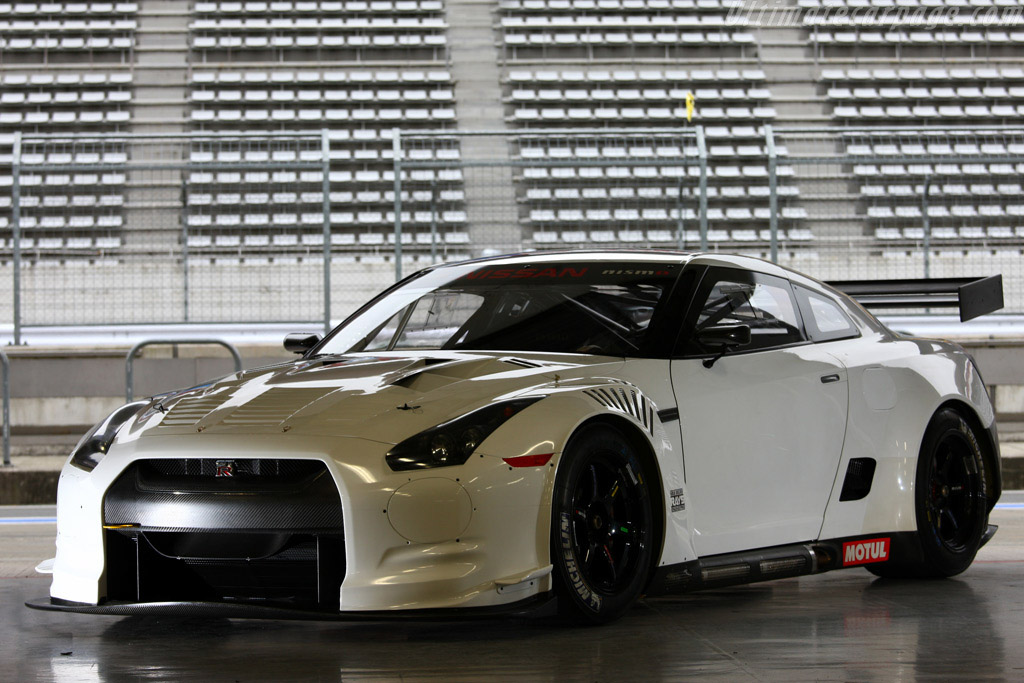 2010 Nissan Nismo GT-R GT1 - Images, Specifications and Information