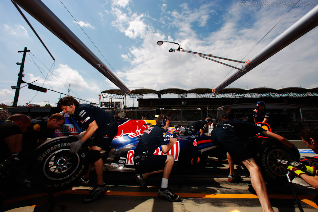 Red Bull Racing RB6 Renault