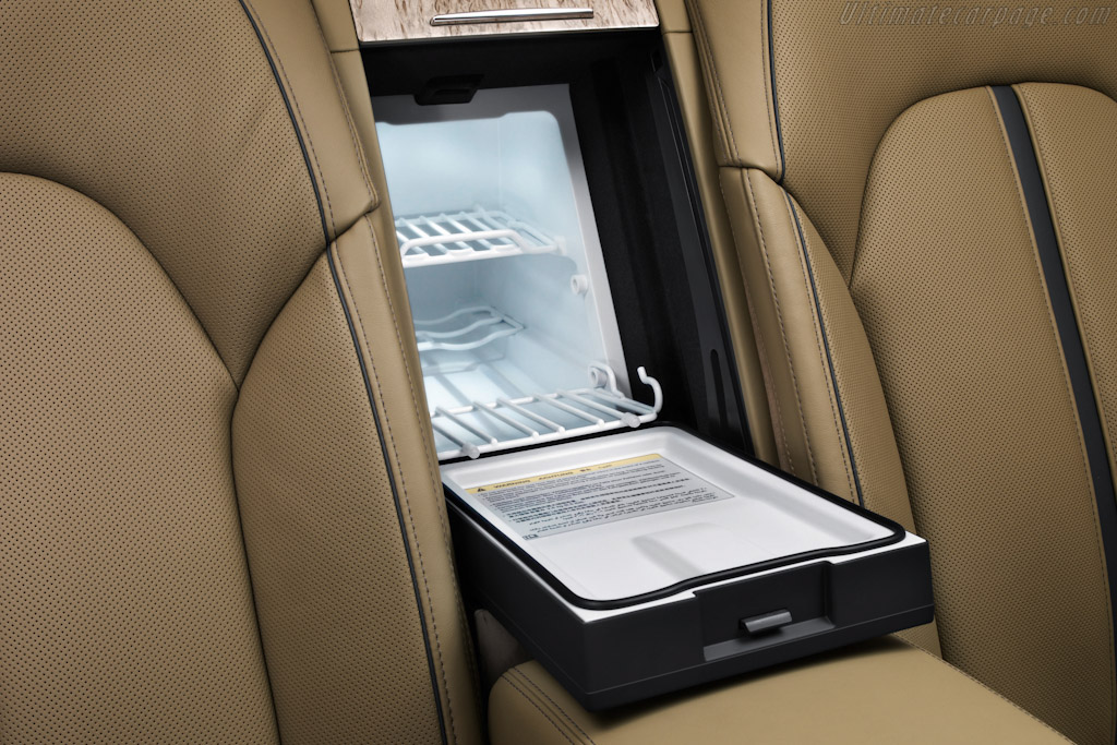 Audi A8 L W12 quattro
