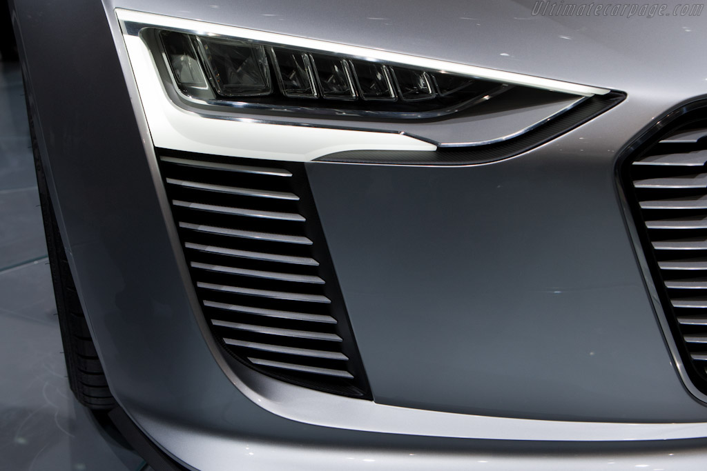 Audi e-tron Spyder Concept   - 2010 Mondial de l'Automobile Paris