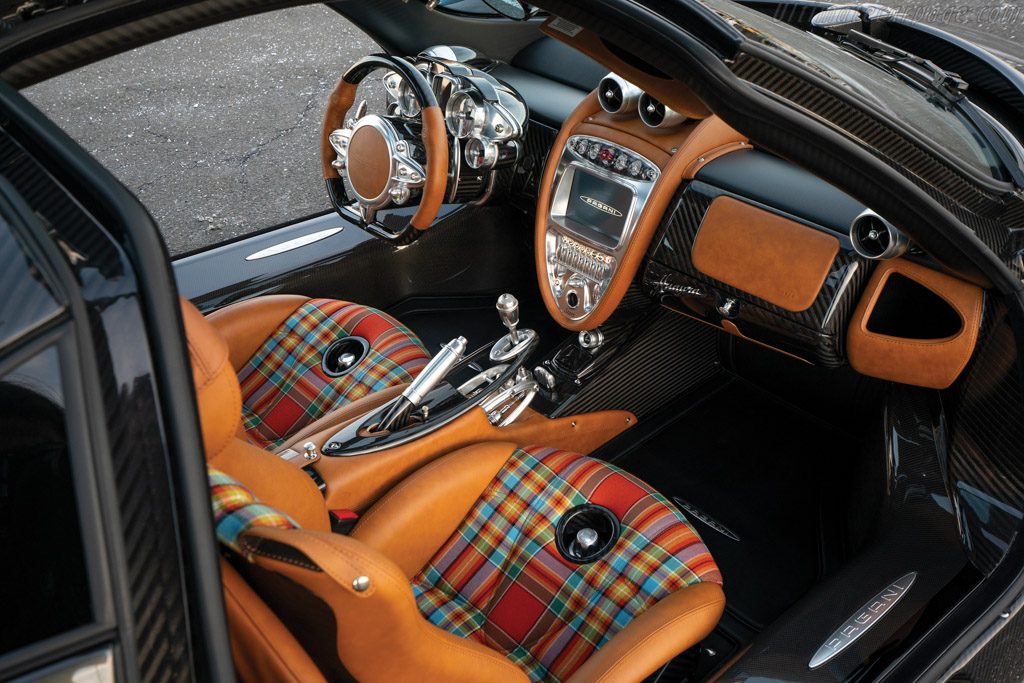 Pagani huayra салон