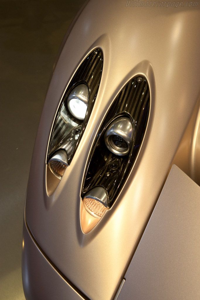 Pagani Huayra   - 2011 Geneva International Motor Show