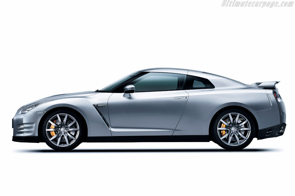 Nissan GT-R
