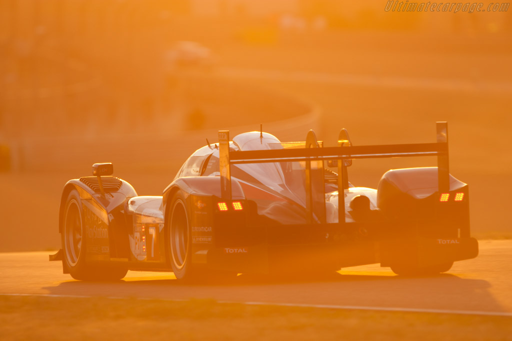 Peugeot 908 - Chassis: 908-04  - 2011 24 Hours of Le Mans