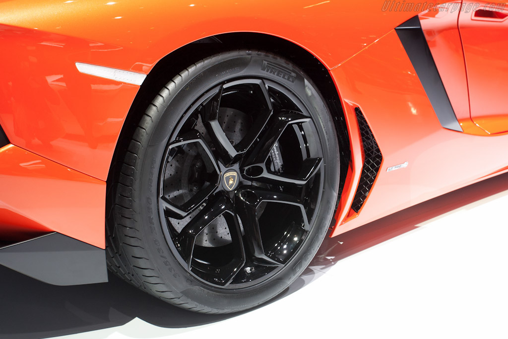 Lamborghini Aventador LP700-4   - 2011 Geneva International Motor Show