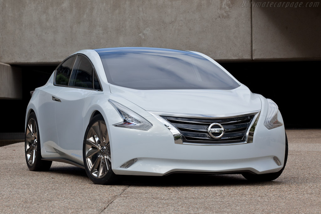 Nissan Ellure Concept