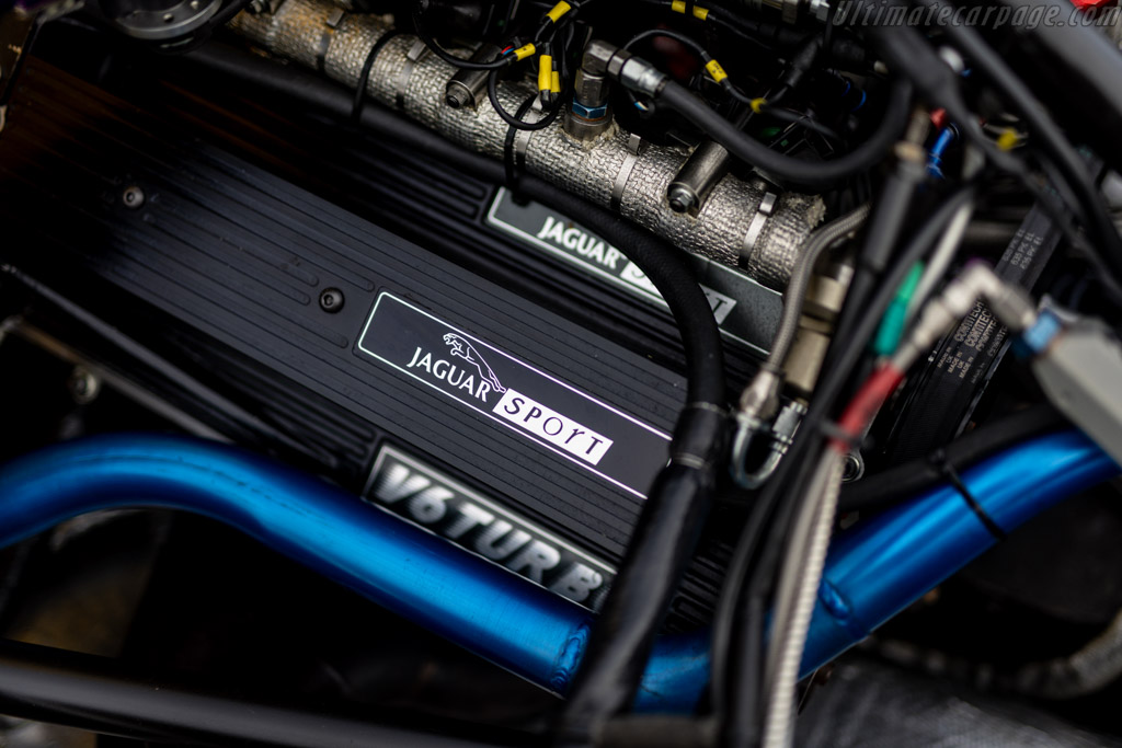 Jaguar XJR-10
