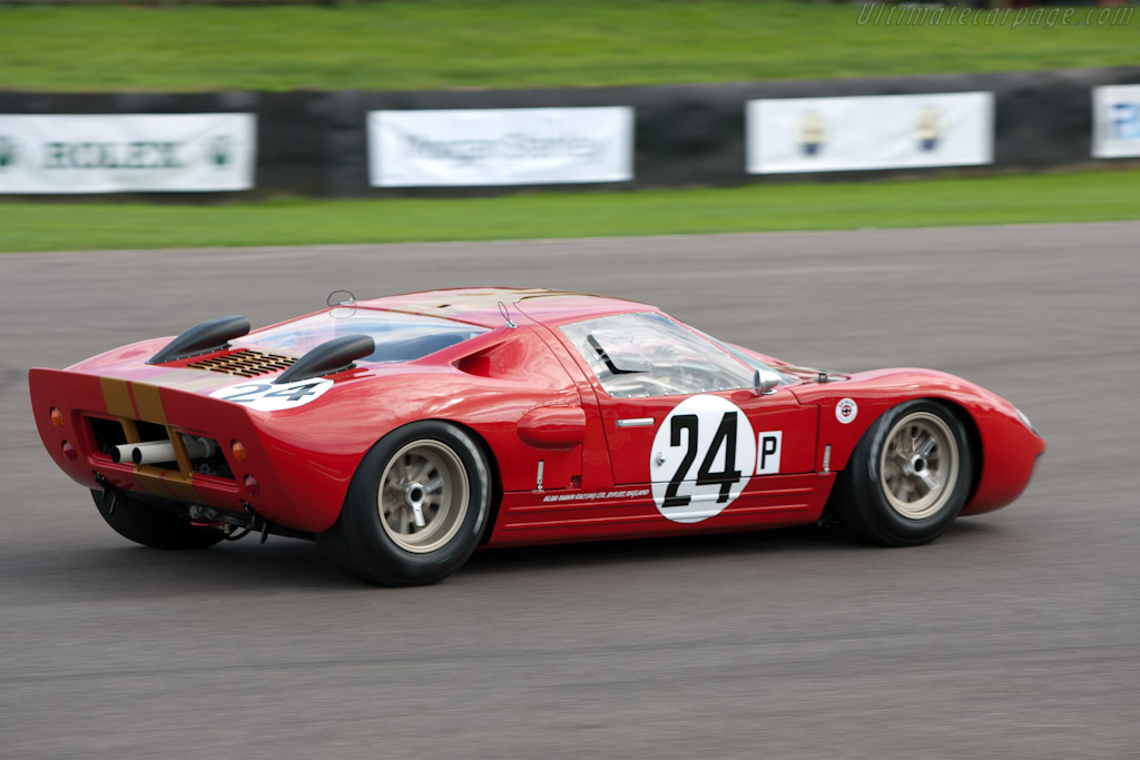 Ford GT40 'AM Lightweight' - Chassis: AM GT-2  - 2010 Goodwood Revival