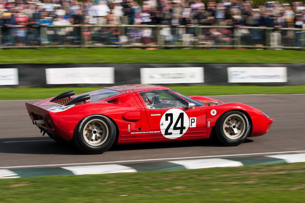 Ford GT40 'AM Lightweight' - Chassis: AM GT-2  - 2010 Goodwood Revival