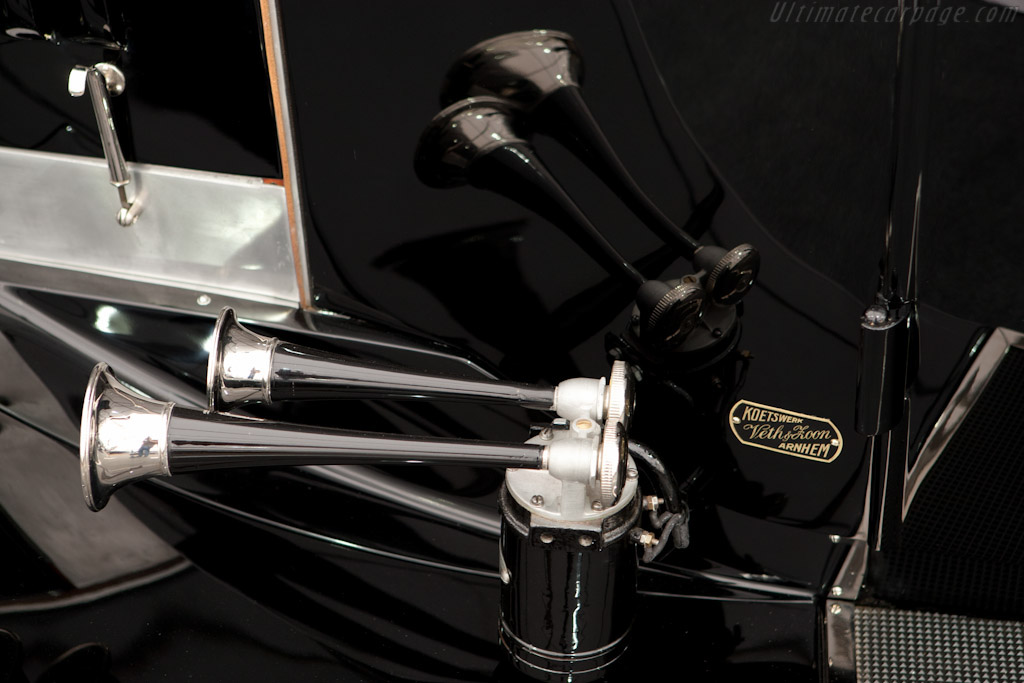 Bugatti Type 46 Veth & Zoon Faux Cabriolet - Chassis: 46293  - 2010 Goodwood Revival